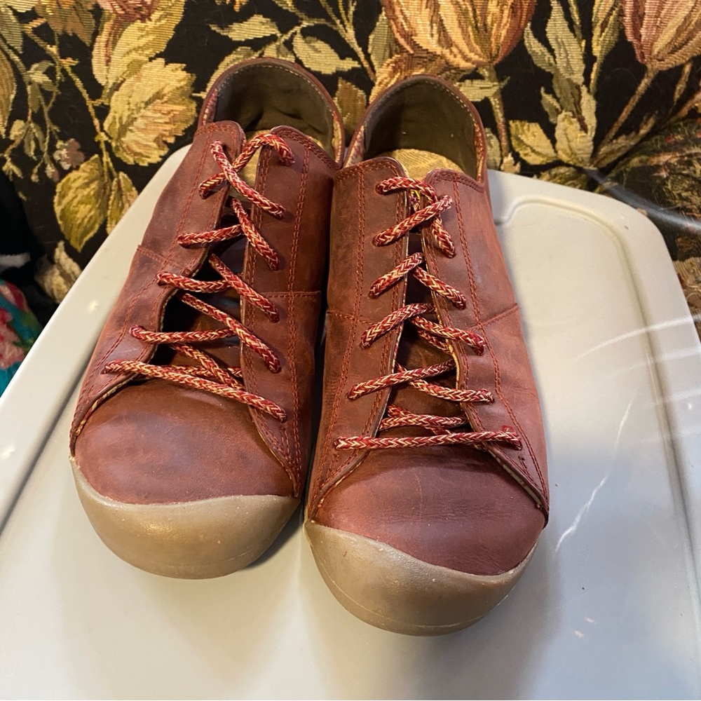 Keen Red Leather Shoes 9
